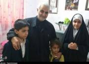 دیدار صمیمانه سرلشکر سلیمانی با خانواده شهید " سعد"+عکس