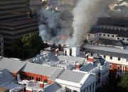 عکس/ آتش سوزی در ساختمان مجلس ملی آفریقای جنوبی