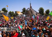 عکس/ اجرای ۹ هزار نفری سرود «سلام فرمانده» در ورامین