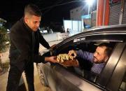 مردم فلسطین با پخش شیرینی پیروزی هشام ابوهواش را جشن گرفتند