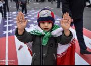 فیلم/ شعارهای جالب یک کودک در مصلای تهران