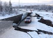 لحظه وقوع زلزله 7 ریشتری در آلاسکا+ فیلم