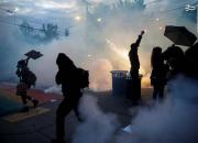 فیلم/ ترفند معترضان آمریکایی در برابر گاز اشک‌آور