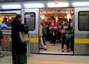 برخورد  پلیس هند با مردانی که وارد واگن مترو زنان شده‌اند+ فیلم
