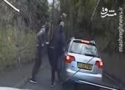 فیلم/ حمله سارقان دیوانه به خودروی پلیس زن!