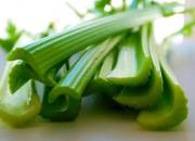 اما و اگرهایی در مورد خواص «آب کرفس»