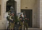 حمله نظامیان رژیم صهیونیستی به ساختمان خبرگزاری رسمی فلسطین+ فیلم