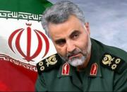 فیلم/ حمل پیکر شهید قاسم سلیمانی بر دوش مردم در فرودگاه کربلا