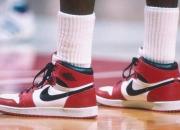 عکس/ کفش‌های اسطوره NBA به مبلغ ۵۶۰ هزار دلار به فروش رفت