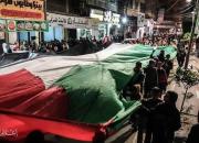 فیلم/ تظاهرات شبانه فلسطینی‌ها در محکومیت معامله قرن
