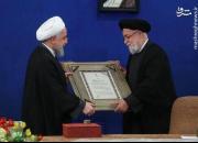 روحانی: خدمت به خانواده شهدا افتخار بزرگی است