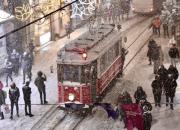 فیلم/ لغزندگی خیابان‌های استانبول پس از بارش برف