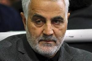 فیلم/ بی‌تابی حاج قاسم در فراق شهید کاظمی