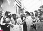 تصاویری از حضور امام خمینی در پای صندوق رأی