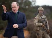 اشاره وزیر دفاع انگلیس به«قرارداد محرمانه» بین آمریکا و طالبان