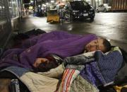 سندرز: نیم میلیون آمریکایی در خیابان‌ها می‌خوابند