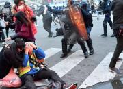 حمله پلیس فرانسه به معترضان پاریس با گاز اشک‌آور +فیلم