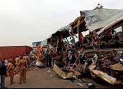 عکس/ تصادف مرگبار تریلی با اتوبوس در هند