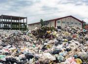فیلم/ تخلیه زباله مقابل ساختمان‌های دولتی در فرانسه