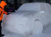 عکس/ مجسمه‌های برفی به شکل خودرو