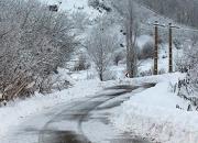 لغزندگی محورهای شاهرود به دلیل بارش برف و باران