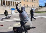 عکس/ درگیری بین پلیس با دانشجویان در آتن