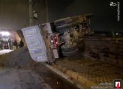 عکس/ واژگونی کامیون در بزرگراه فتح تهران