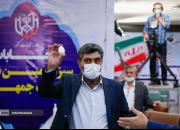عکس/ تخم مرغ در دست یک داوطلب کاندیداتوری ریاست جمهوری