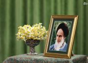 وجود گل نرگس و گلدان سفالی در سخنرانی رهبرانقلاب +عکس