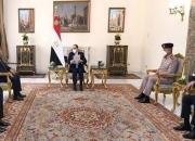وزیردفاع عراق نامه الکاظمی را تقدیم رئیس جمهور مصر کرد
