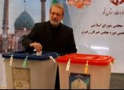 عکس/ لاریجانی هم رای خود را به صندوق انداخت