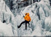 عکس/ یخ نوردی در آبشار یخ زده ی گنجنامه
