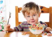 ۴ توصیه به والدین برای تغذیه سالم کودکان