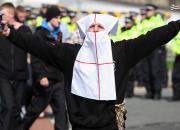 سقوط خشن انگلیسی‌ها: خشونت نژادی و مذهبی در بریتانیا دو برابر شده است/ پلیس از هر ۱۰ مورد، یکی را پیگیری می‌کند