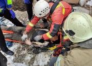 نجات معجزه‌آسای پسر ۱۵ ساله پس از سقوط ۲۰ متری +عکس