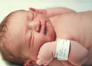 عکس/ تولد اولین نوزاد متولد شده از مادر مبتلا به کرونا