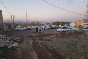 فیلم/ بازدید شبانه امام‌جمعه تبریز از روستای زلزله زده