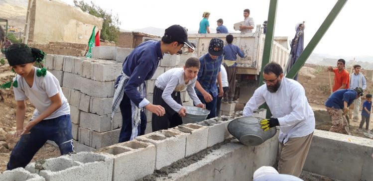 اردوی جهادی طلاب حوزه علمیه امام خمینی(ره) ازگل در روستای چم مهر استان لرستان 