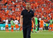 راه تیم ملی فوتبال هلند و دی بوئر از هم جدا شد