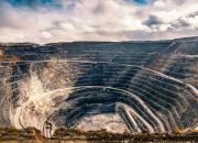 ورود معدنی‌ها به بورس به سود تولید است