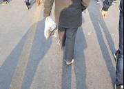عکس/ تشییع حاج قاسم با پای برهنه