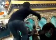 برخورد مردم با اخلال چند نفر در نظم زیارت روضه منوره رضوی
